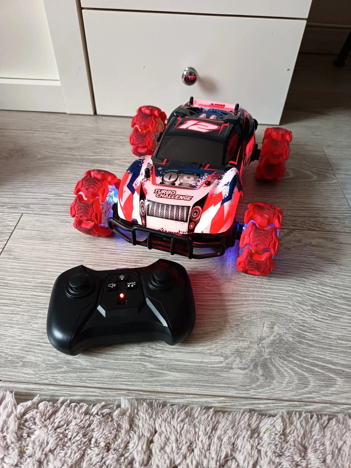 Voiture télécommandée turbo challenge